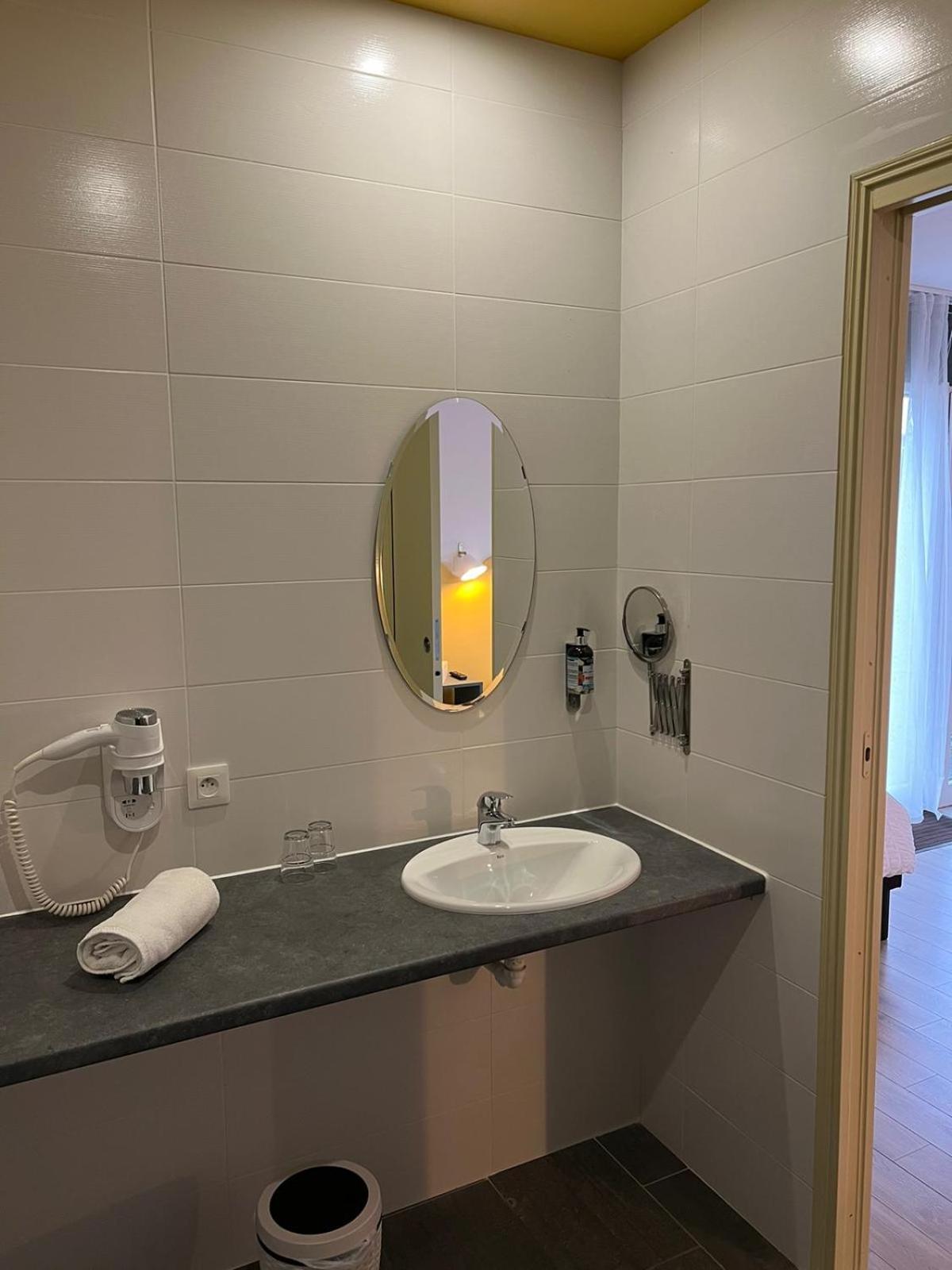 Hotel Les Voisins Beaucemaine Ploufragan Luaran gambar