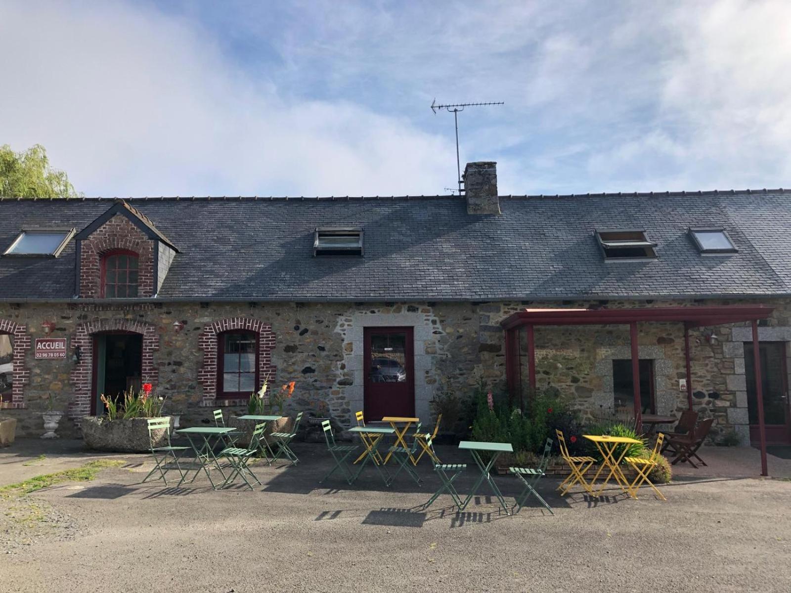Hotel Les Voisins Beaucemaine Ploufragan Luaran gambar