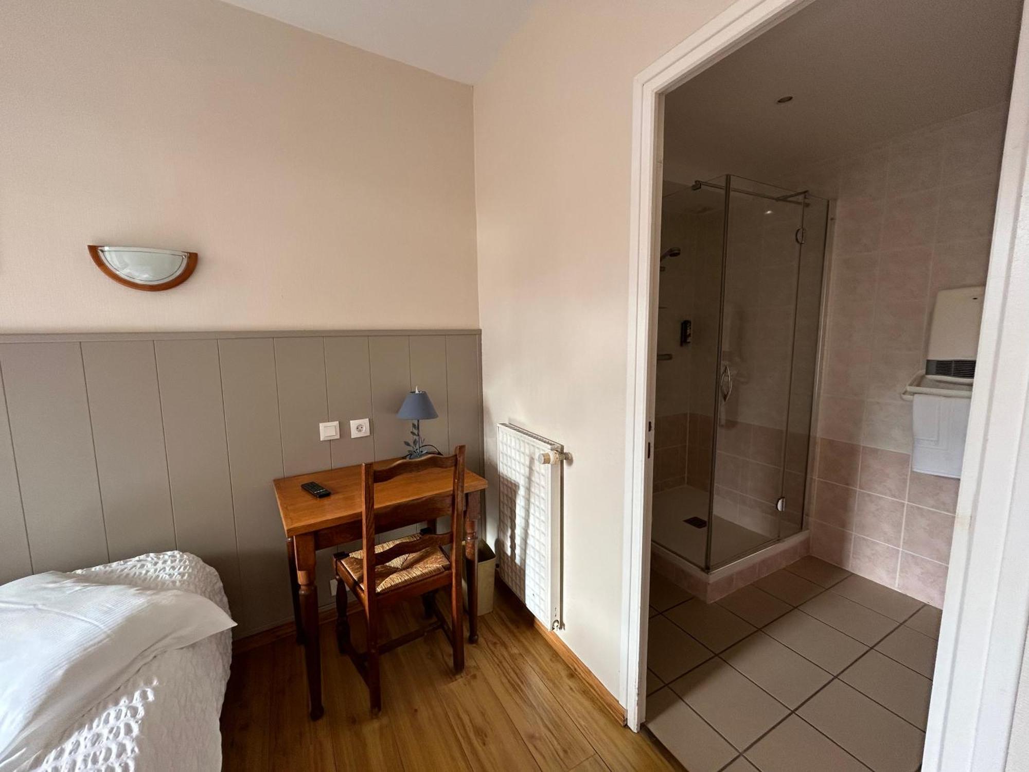 Hotel Les Voisins Beaucemaine Ploufragan Bilik gambar